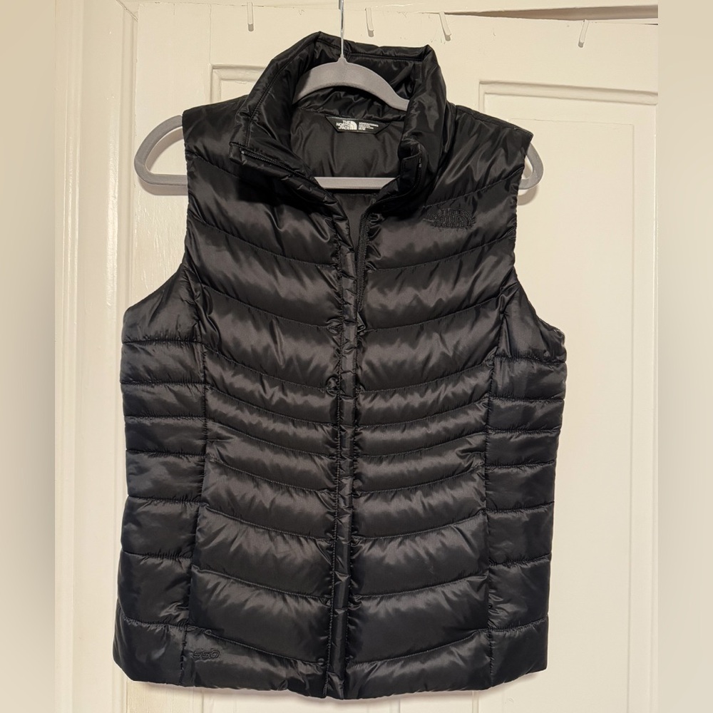 North Face women’s 550 puffer down black vest, size M